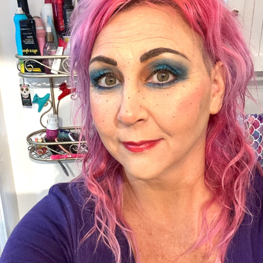 Meet your Posher, Posh